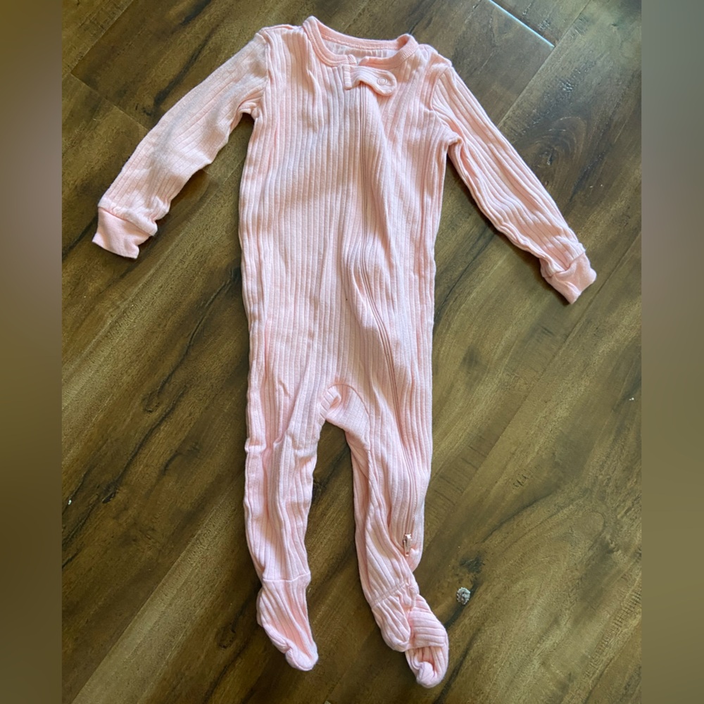 Bundle Of Baby Girl Footie Pajamas 9M - Picture 3 of 6